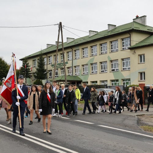 50-lecie Szkoły im. Bohaterów Lotnictwa w Ustjanowej Górnej