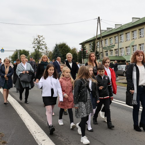 50-lecie Szkoły im. Bohaterów Lotnictwa w Ustjanowej Górnej