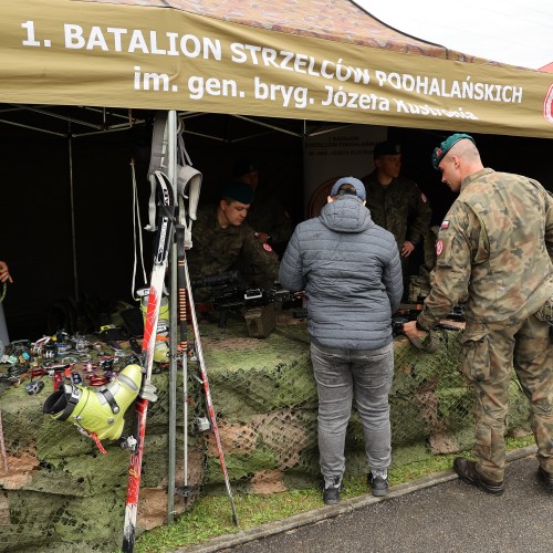 50-lecie Szkoły im. Bohaterów Lotnictwa w Ustjanowej Górnej