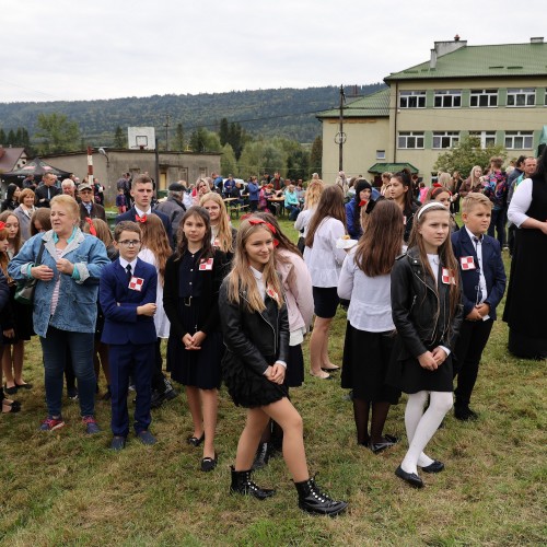 50-lecie Szkoły im. Bohaterów Lotnictwa w Ustjanowej Górnej