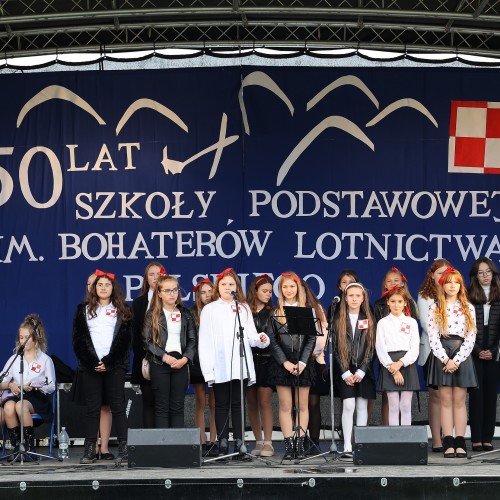 50-lecie Szkoły im. Bohaterów Lotnictwa w Ustjanowej Górnej