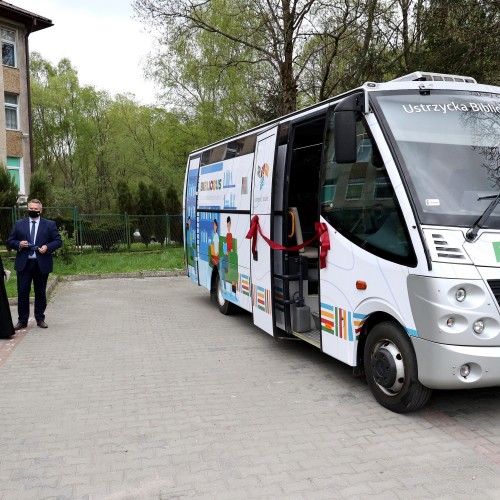 Bibliobus- Ustrzycka Biblioteka Mobilna