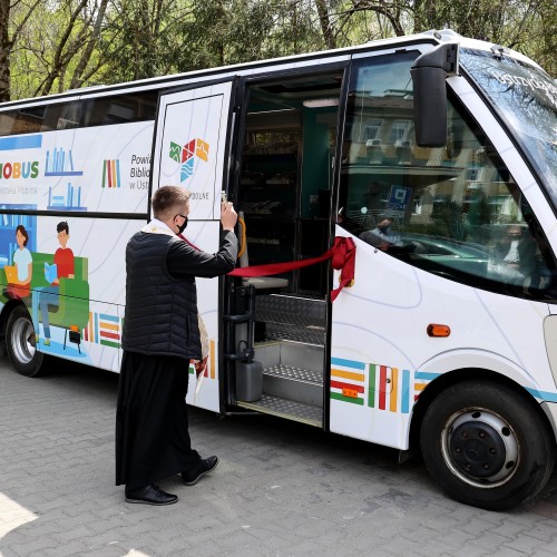 Bibliobus- Ustrzycka Biblioteka Mobilna