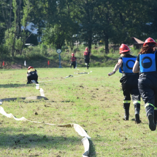 Gminne zawody sportowo-pożarnicze w Łodynie