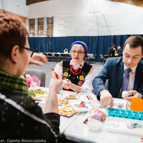 Przedszkolaki szukały wielkanocnych pisanek