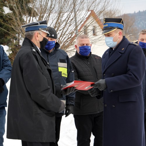 Przekazanie samochodu dla OSP Krościenko