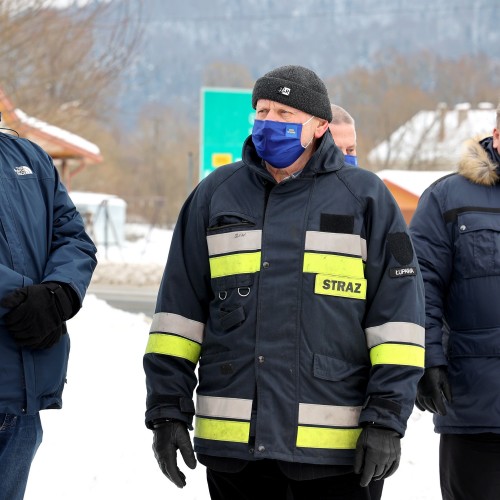 Przekazanie samochodu dla OSP Krościenko