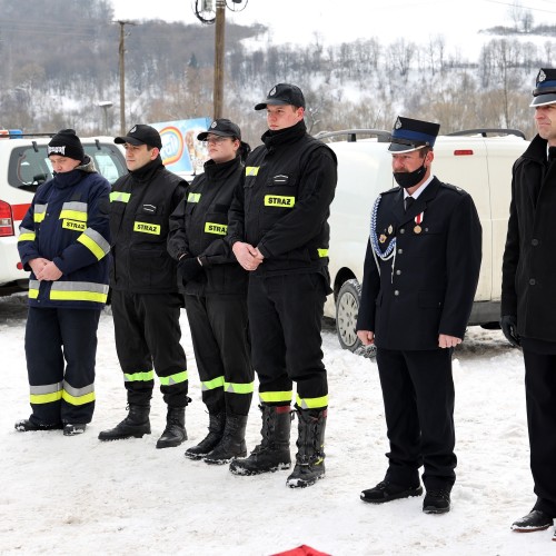 Przekazanie samochodu dla OSP Krościenko