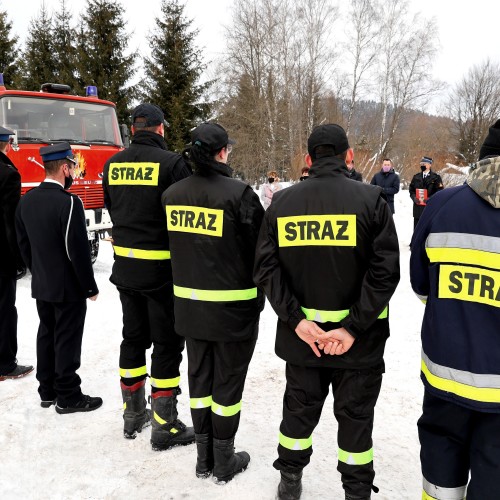 Przekazanie samochodu dla OSP Krościenko