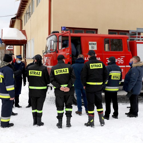 Przekazanie samochodu dla OSP Krościenko