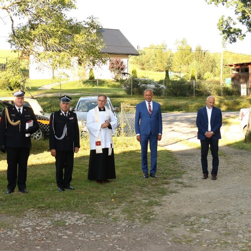 Przekazanie samochodu dla OSP Łodyna