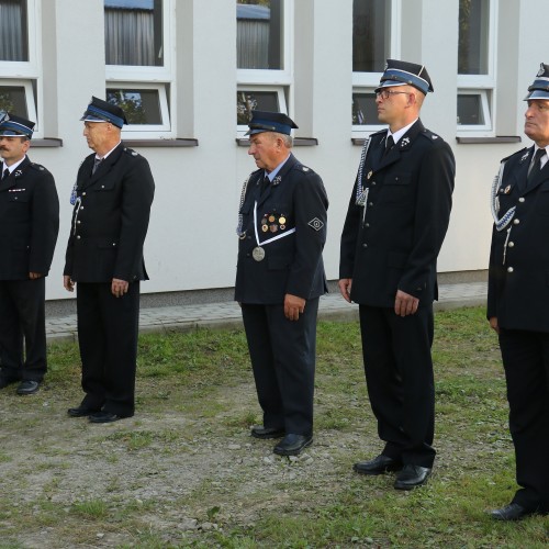 Przekazanie samochodu dla OSP Łodyna