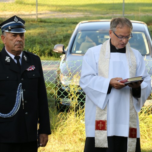Przekazanie samochodu dla OSP Łodyna