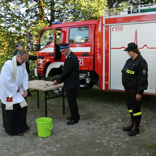 Przekazanie samochodu dla OSP Łodyna