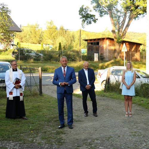Przekazanie samochodu dla OSP Łodyna