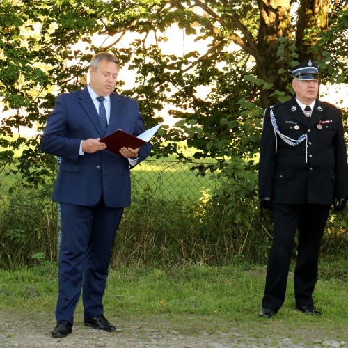 Przekazanie samochodu dla OSP Łodyna