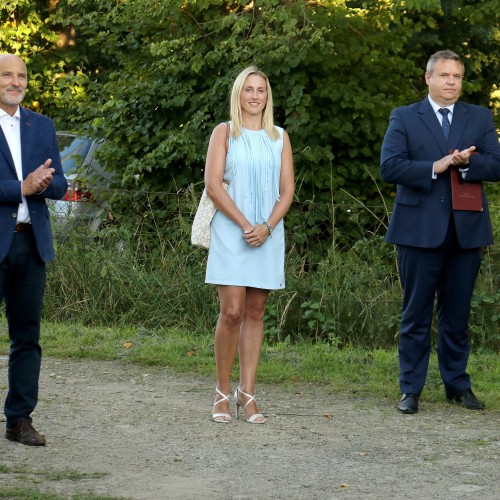 Przekazanie samochodu dla OSP Łodyna