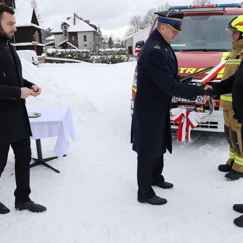 Przekazanie samochodu dla OSP Wojtkówka