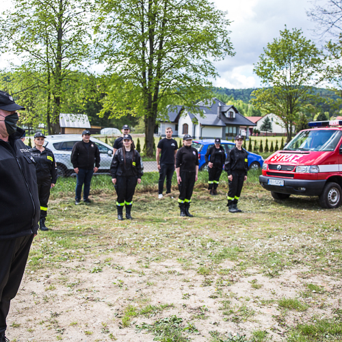 Przekazanie samochodu OSP Chwaniów