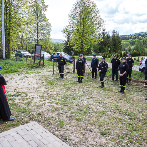 Przekazanie samochodu OSP Chwaniów