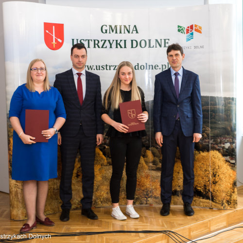 Stypendia i nagrody Burmistrza Ustrzyk Dolnych