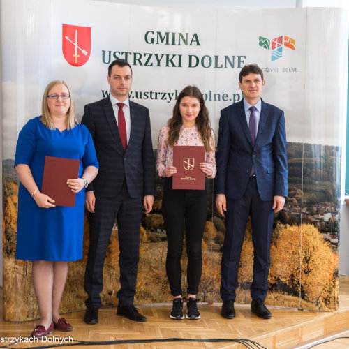 Stypendia i nagrody Burmistrza Ustrzyk Dolnych