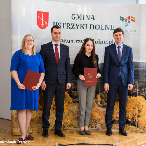 Stypendia i nagrody Burmistrza Ustrzyk Dolnych
