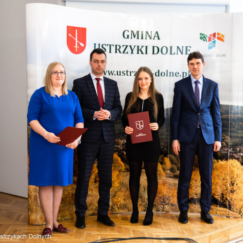 Stypendia i nagrody Burmistrza Ustrzyk Dolnych