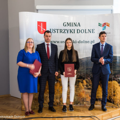 Stypendia i nagrody Burmistrza Ustrzyk Dolnych