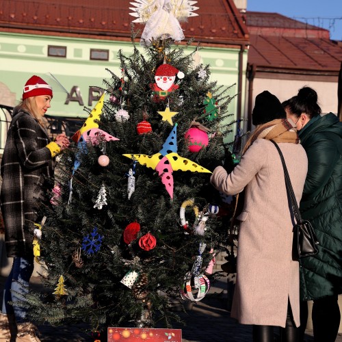 Ubieranie choinek w Gminie Ustrzyki Dolne