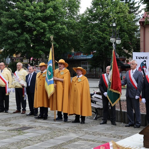 Uroczystość nadania sztandaru Koła Pszczelarzy