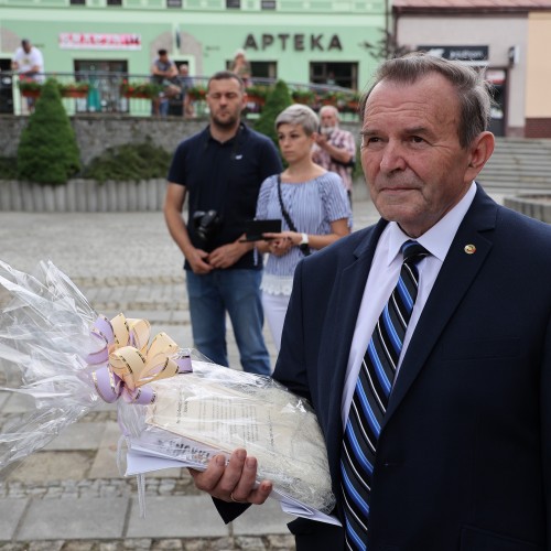 Uroczystość nadania sztandaru Koła Pszczelarzy