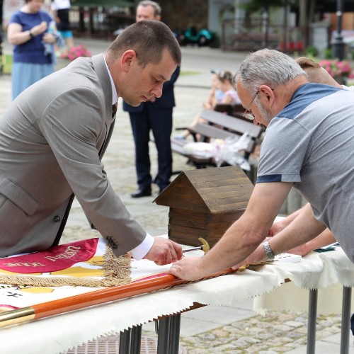 Uroczystość nadania sztandaru Koła Pszczelarzy