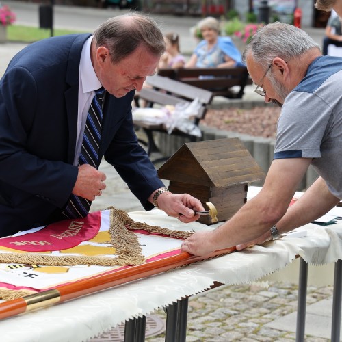 Uroczystość nadania sztandaru Koła Pszczelarzy