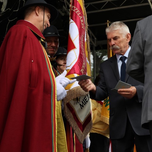 Uroczystość nadania sztandaru Koła Pszczelarzy