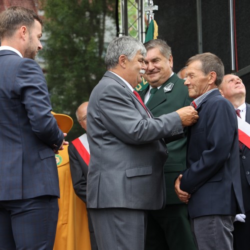 Uroczystość nadania sztandaru Koła Pszczelarzy