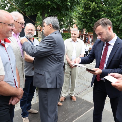 Uroczystość nadania sztandaru Koła Pszczelarzy