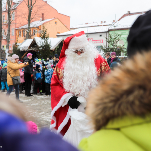 Ustrzyki ubierają wspólnie choinki!