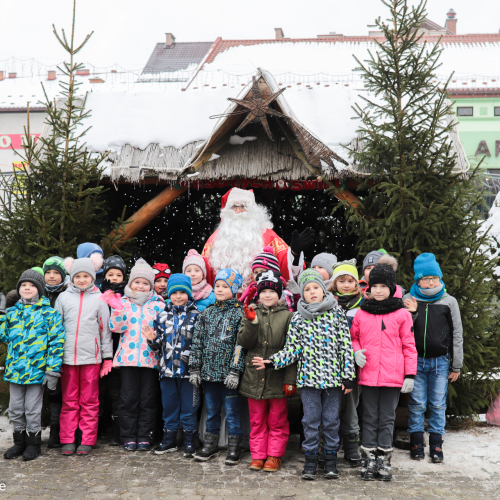 Ustrzyki ubierają wspólnie choinki!