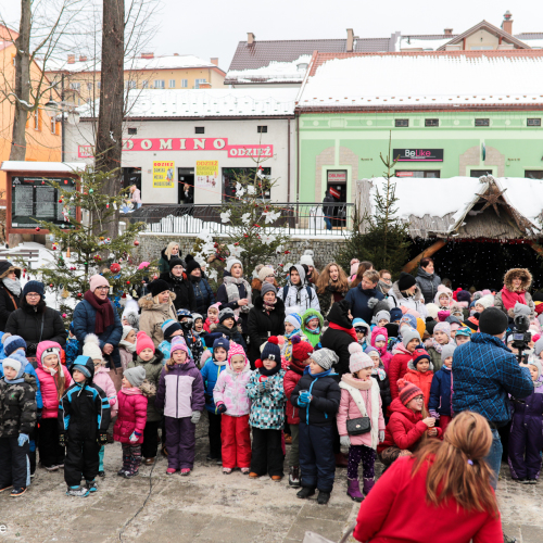 Ustrzyki ubierają wspólnie choinki!