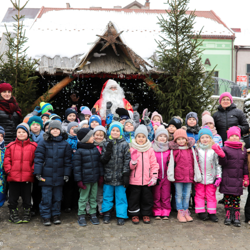 Ustrzyki ubierają wspólnie choinki!