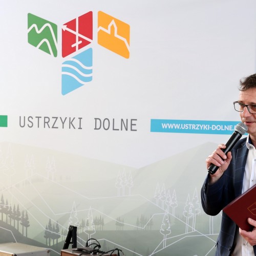 Wręczenie stypendiów i nagród Burmistrza Ustrzyk Dolnych 