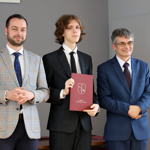 Wręczenie stypendiów i nagród Burmistrza Ustrzyk Dolnych 