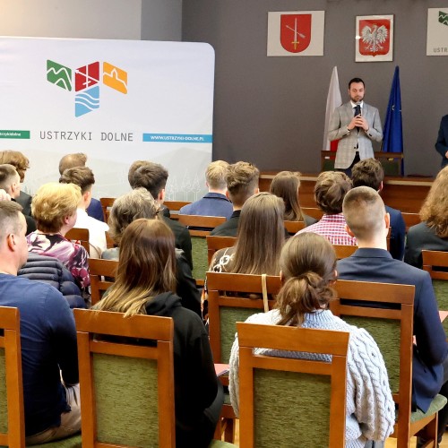 Wręczenie stypendiów i nagród Burmistrza Ustrzyk Dolnych 