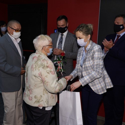 Złote i diamentowe gody 2021. Wręczono medale za długoletnie pożycie małżeńskie