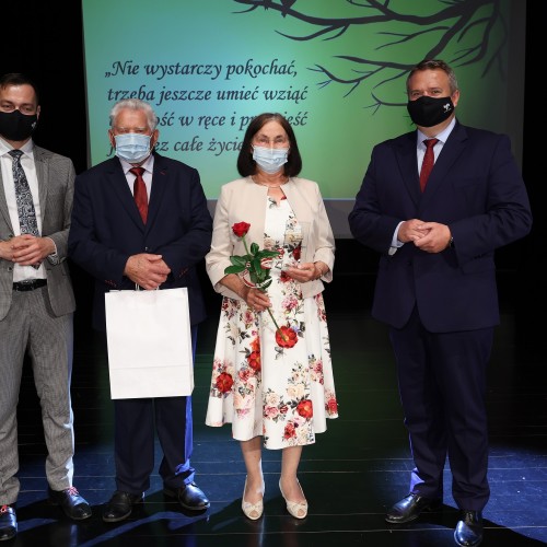 Złote i diamentowe gody 2021. Wręczono medale za długoletnie pożycie małżeńskie