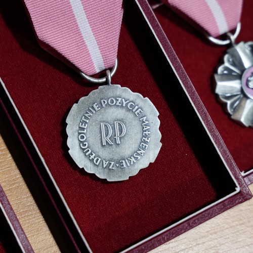 Złote i diamentowe gody 2021. Wręczono medale za długoletnie pożycie małżeńskie