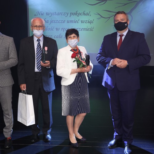 Złote i diamentowe gody 2021. Wręczono medale za długoletnie pożycie małżeńskie