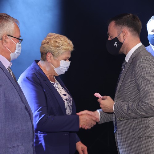 Złote i diamentowe gody 2021. Wręczono medale za długoletnie pożycie małżeńskie