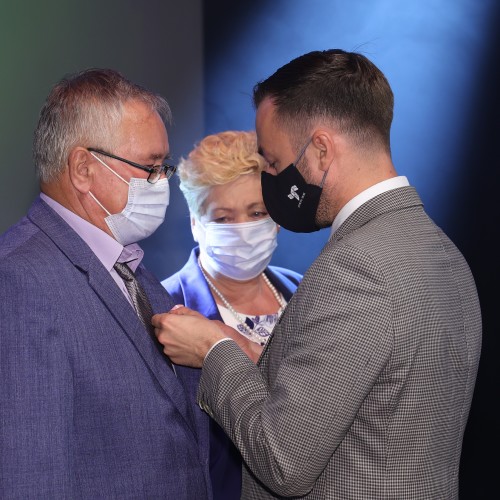 Złote i diamentowe gody 2021. Wręczono medale za długoletnie pożycie małżeńskie